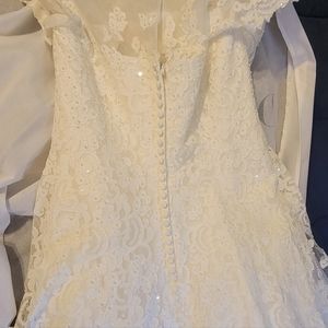 Wedding dress, veil, hair comb